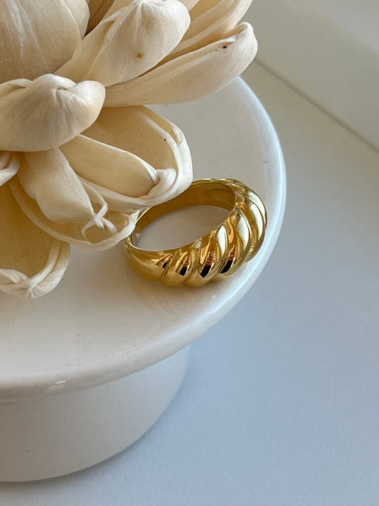 CROISSANT Ring