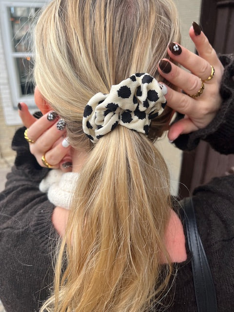 Scrunchie (hvid og sort)